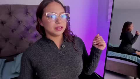 Snapshot of missy_davis chatting on October 6, 9:52 pm Miss online show from October 6, 9:52 pm