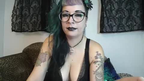 Snapshot of missy_dee chatting on September 30, 10:14 pm Missy Dee online show from September 30, 10:14 pm