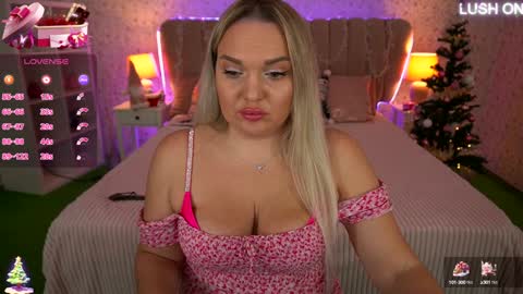 Snapshot of missyymartinezz chatting on January 2, 8:28 am Amely online show from January 2, 8:28 am