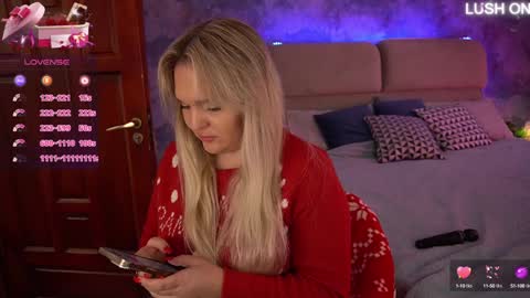 Snapshot of missyymartinezz chatting on December 17, 8:45 am Amely online show from December 17, 8:45 am
