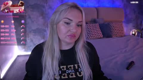Snapshot of missyymartinezz chatting on March 1, 8:34 am Amely online show from March 1, 8:34 am