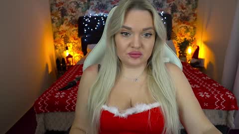 Snapshot of missyymartinezz chatting on December 25, 7:46 am Amely online show from December 25, 7:46 am