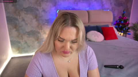 Snapshot of missyymartinezz chatting on January 9, 7:52 am Amely online show from January 9, 7:52 am