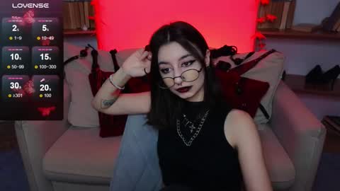 Snapshot of mistress__marcelline chatting on October 12, 10:06 am Marcelline online show from October 12, 10:06 am