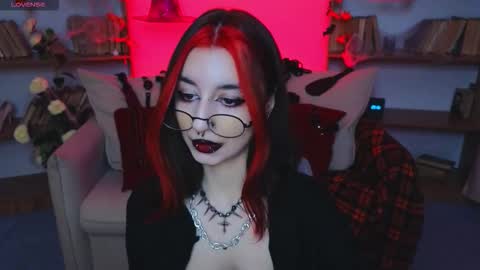 Snapshot of mistress__marcelline chatting on October 26, 11:05 am Marcelline online show from October 26, 11:05 am