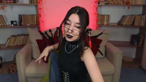 Snapshot of mistress__marcelline chatting on September 20, 10:13 am Marcelline online show from September 20, 10:13 am