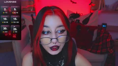 Snapshot of mistress__marcelline chatting on November 1, 10:30 am Marcelline online show from November 1, 10:30 am