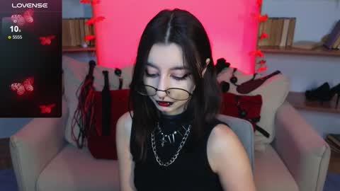 Snapshot of mistress__marcelline chatting on October 10, 9:47 am Marcelline online show from October 10, 9:47 am