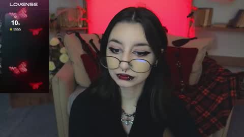 Snapshot of mistress__marcelline chatting on October 18, 9:56 am Marcelline online show from October 18, 9:56 am