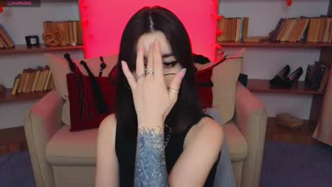 Snapshot of mistress__marcelline chatting on October 3, 10:09 am Marcelline online show from October 3, 10:09 am