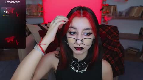 Snapshot of mistress__marcelline chatting on October 29, 9:46 am Marcelline online show from October 29, 9:46 am