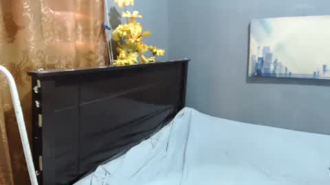 elizabeth online show from January 12, 7:53 am