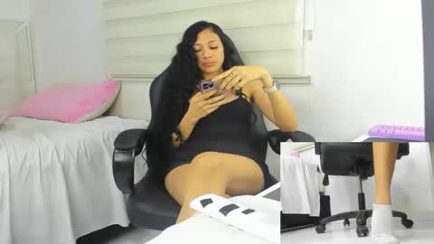 Snapshot of mistress_findom chatting on October 3, 5:56 am mistress_findom online show from October 3, 5:56 am