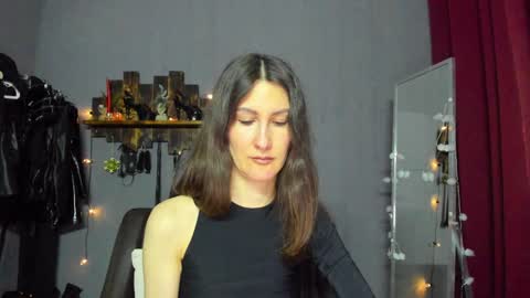 Snapshot of mistress_pamela_ chatting on January 14, 6:02 am Mistress Pamela online show from January 14, 6:02 am