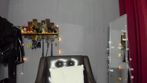 Snapshot of mistress_pamela_ chatting on January 4, 5:16 am Mistress Pamela online show from January 4, 5:16 am