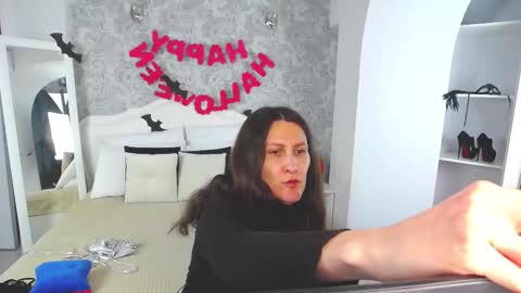 Snapshot of mistress_pamela_ chatting on November 1, 10:41 am Mistress Pamela online show from November 1, 10:41 am