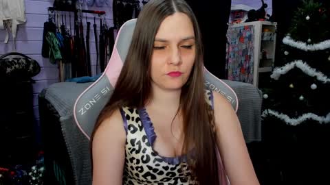 Snapshot of mistress_priest chatting on December 25, 5:26 pm Dirty Priest and Ivi online show from December 25, 5:26 pm