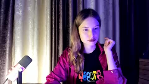 Snapshot of mistresselizy chatting on October 4, 9:19 pm mistresselizy online show from October 4, 9:19 pm