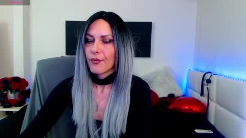 Snapshot of mistressevelyn_ chatting on February 28, 7:05 am MistressEvelyn online show from February 28, 7:05 am