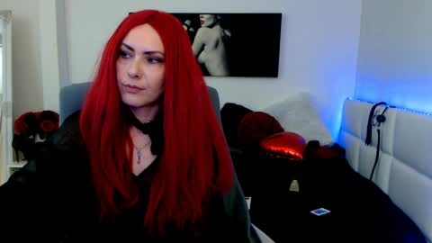 Snapshot of mistressevelyn_ chatting on March 1, 8:23 am MistressEvelyn online show from March 1, 8:23 am