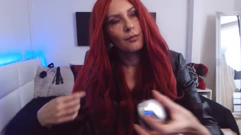Snapshot of mistressevelyn_ chatting on January 13, 5:55 am MistressEvelyn online show from January 13, 5:55 am