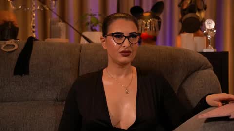 Mistress Kelly online show from November 3, 12:25 am