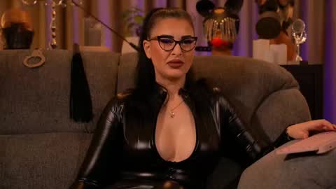 Mistress Kelly online show from October 19, 11:07 pm