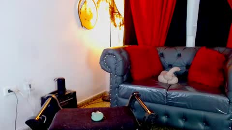 Mistresslombana online show from April 23, 4:42 am