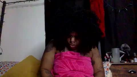 Snapshot of mistressmystii chatting on September 19, 1:59 am Mistress Mystii online show from September 19, 1:59 am