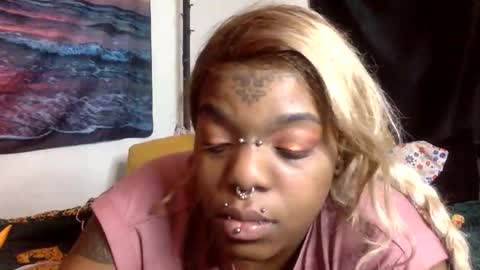 Snapshot of mistressmystii chatting on October 31, 6:04 am Mistress Mystii online show from October 31, 6:04 am