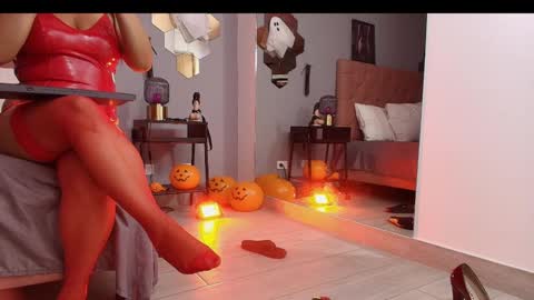 Scarlet online show from November 1, 1:26 pm