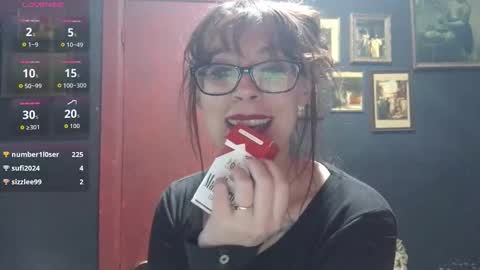 Snapshot of mistressthrope chatting on October 26, 11:22 pm MistressThrope online show from October 26, 11:22 pm