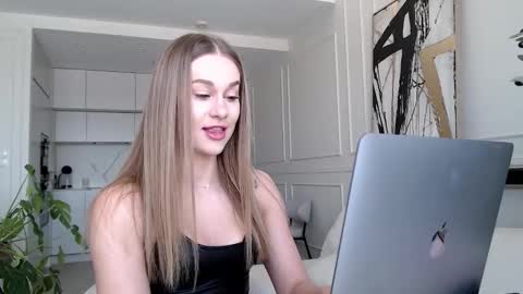 mistressuniverse online show from February 26, 9:30 am