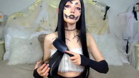 Snapshot of mistymarlow chatting on October 31, 7:34 am Misty online show from October 31, 7:34 am