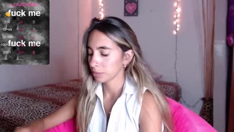 Snapshot of mitchwilson1 chatting on October 17, 10:24 pm mitchwilson1 online show from October 17, 10:24 pm