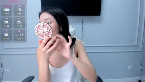   MIa   online show from February 3, 12:36 pm