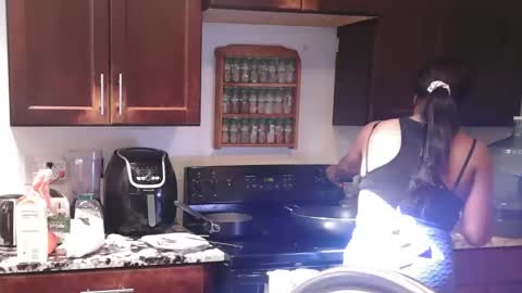 Snapshot of mixedlovers chatting on October 20, 4:32 pm Precious online show from October 20, 4:32 pm