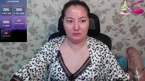 Snapshot of miya_sexasian chatting on December 8, 9:30 pm Miya asian online show from December 8, 9:30 pm