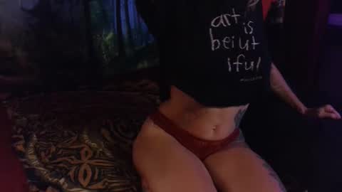 mizziijaie online show from April 18, 7:22 am