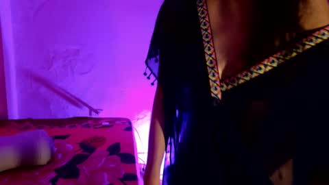 MoonLipson online show from January 2, 4:20 am