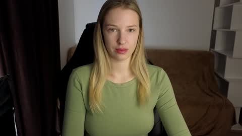 Snapshot of mmm_banana chatting on December 20, 6:40 am Lili online show from December 20, 6:40 am
