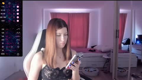 Snapshot of mmm_banana chatting on February 26, 7:34 am Lili online show from February 26, 7:34 am