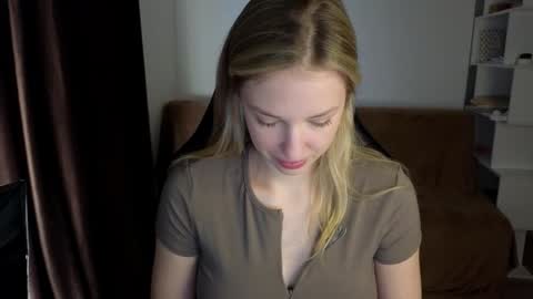 Snapshot of mmm_banana chatting on December 30, 10:10 am Lili online show from December 30, 10:10 am