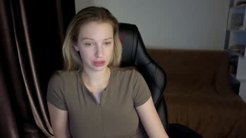 Snapshot of mmm_banana chatting on January 30, 7:59 pm Lili online show from January 30, 7:59 pm