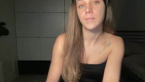 Snapshot of mmminnie chatting on February 5, 7:10 pm mmminnie online show from February 5, 7:10 pm