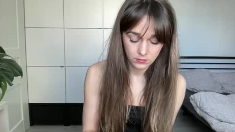 Snapshot of mmminnie chatting on March 6, 10:41 am mmminnie online show from March 6, 10:41 am