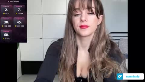 Snapshot of mmminnie chatting on February 21, 10:07 am mmminnie online show from February 21, 10:07 am