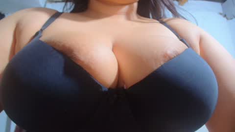 Snapshot of moan_sex1 chatting on December 22, 9:55 am Catalina online show from December 22, 9:55 am
