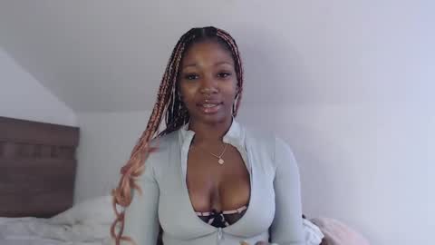 Snapshot of mochamimi chatting on December 12, 6:36 am Mocha BDAY JAN 13 online show from December 12, 6:36 am