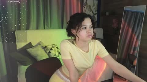 moco_choco online show from April 9, 8:20 am